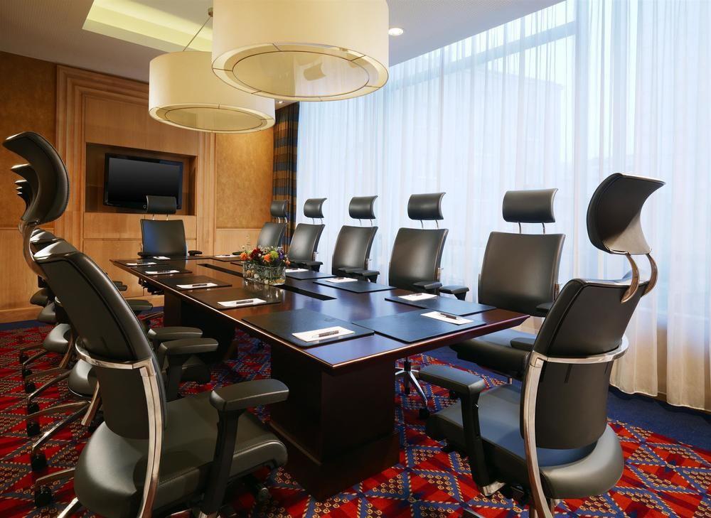 เชราตัน พอซนัน โฮเต็ล Hotel พอซนาน ภายนอก รูปภาพ Meeting room
