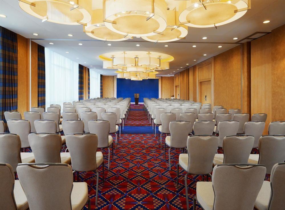 เชราตัน พอซนัน โฮเต็ล Hotel พอซนาน ภายนอก รูปภาพ Meeting room