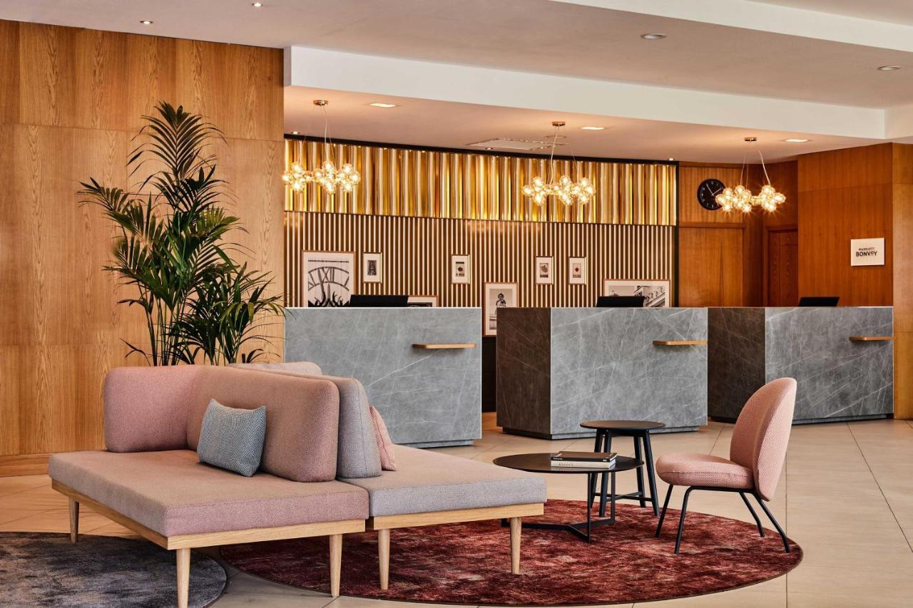 เชราตัน พอซนัน โฮเต็ล Hotel พอซนาน ภายนอก รูปภาพ The lobby of the hotel