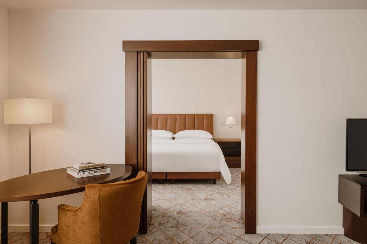 เชราตัน พอซนัน โฮเต็ล Hotel พอซนาน ภายนอก รูปภาพ A suite at the Hotel Zags