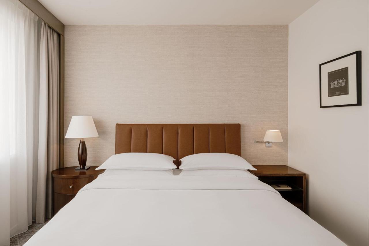 เชราตัน พอซนัน โฮเต็ล Hotel พอซนาน ภายนอก รูปภาพ A bedroom at the hotel