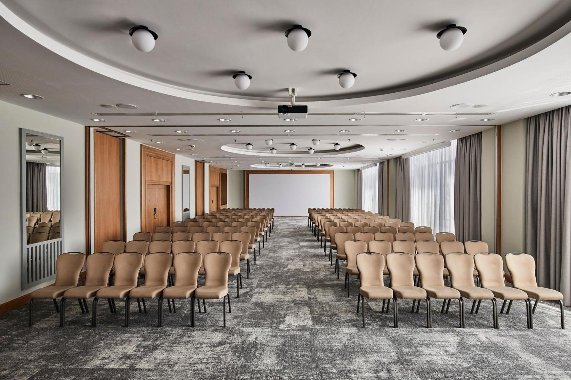 เชราตัน พอซนัน โฮเต็ล Hotel พอซนาน ภายนอก รูปภาพ Meeting room
