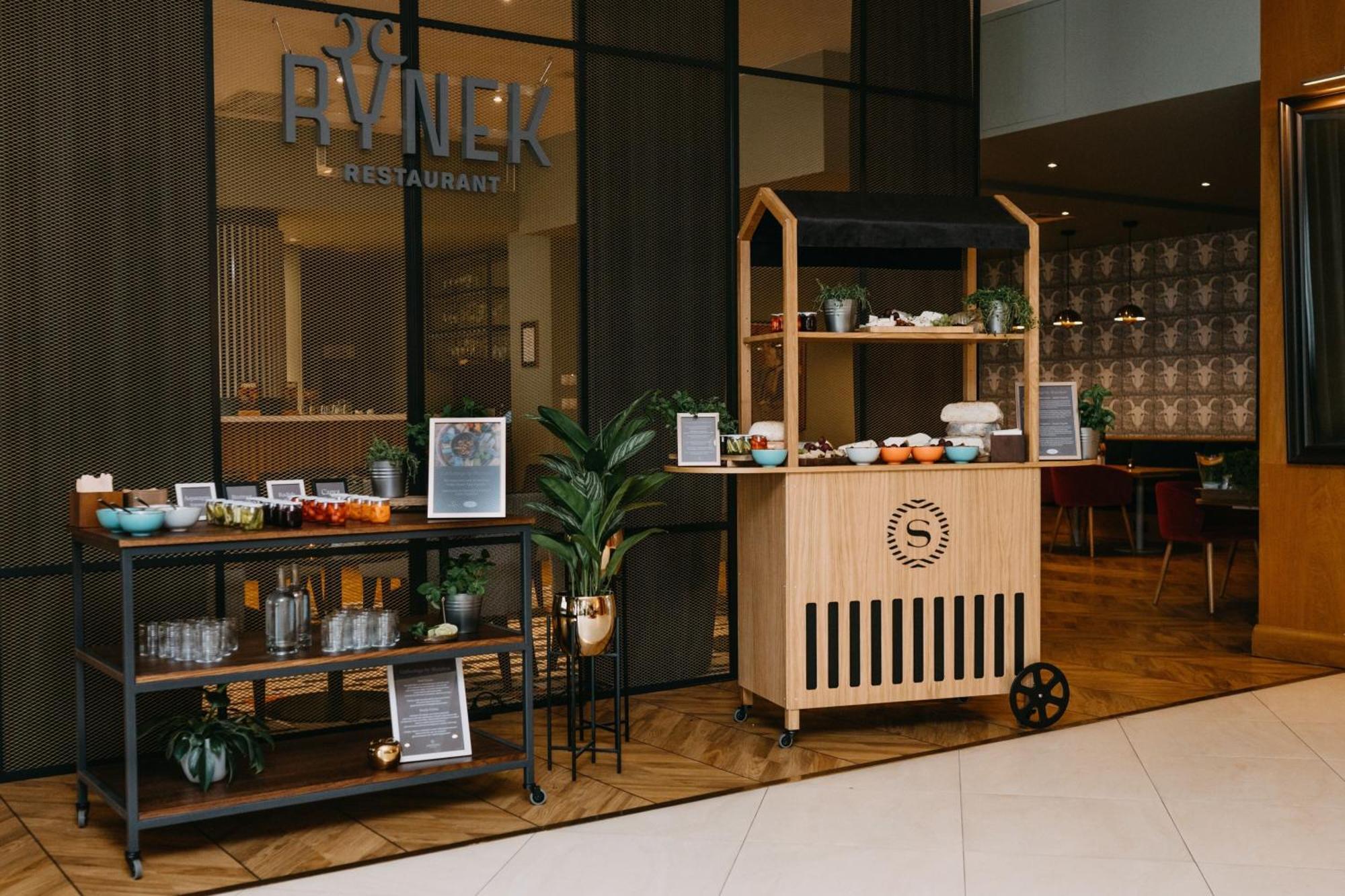 เชราตัน พอซนัน โฮเต็ล Hotel พอซนาน ภายนอก รูปภาพ The Milk Bar
