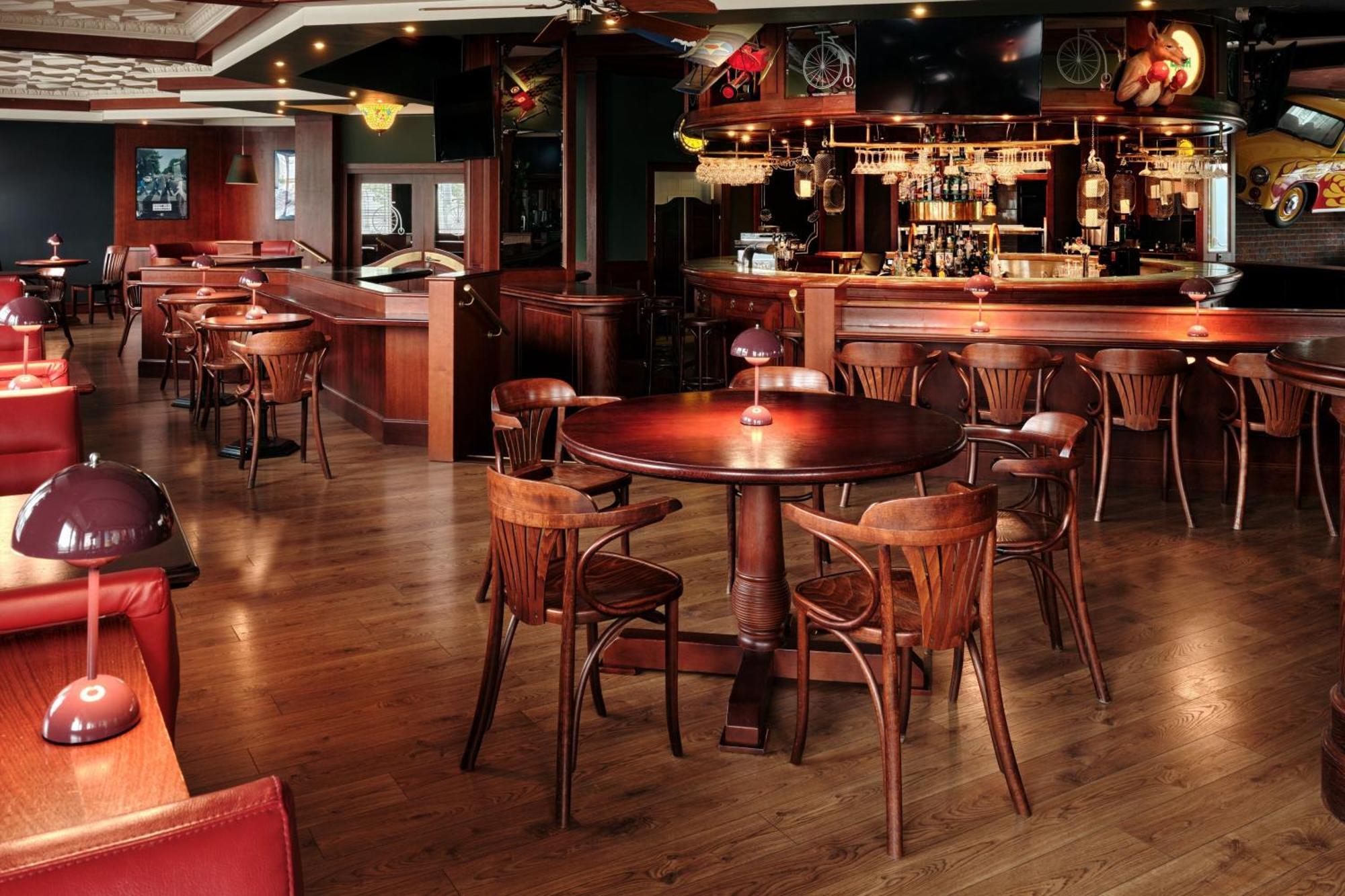 เชราตัน พอซนัน โฮเต็ล Hotel พอซนาน ภายนอก รูปภาพ The interior of a typical restaurant