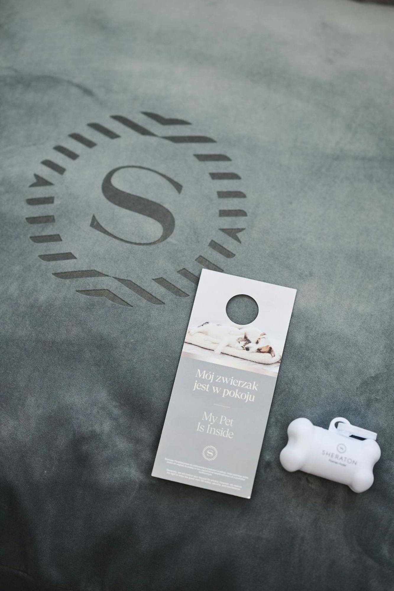 เชราตัน พอซนัน โฮเต็ล Hotel พอซนาน ภายนอก รูปภาพ A door hanger