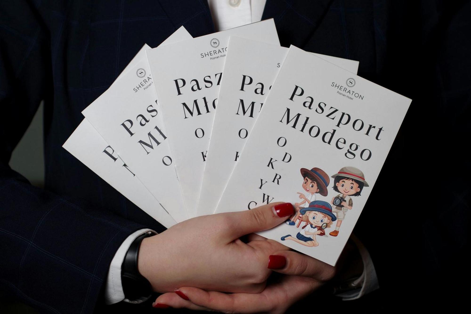 เชราตัน พอซนัน โฮเต็ล Hotel พอซนาน ภายนอก รูปภาพ Passport of the Young Citizen