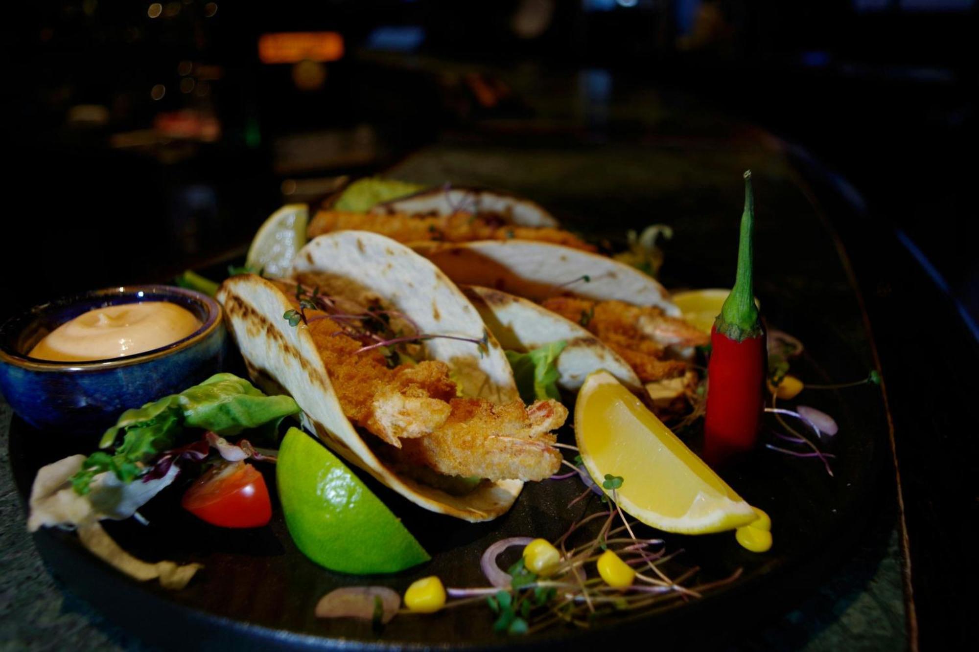 เชราตัน พอซนัน โฮเต็ล Hotel พอซนาน ภายนอก รูปภาพ A plate of grilled mussels