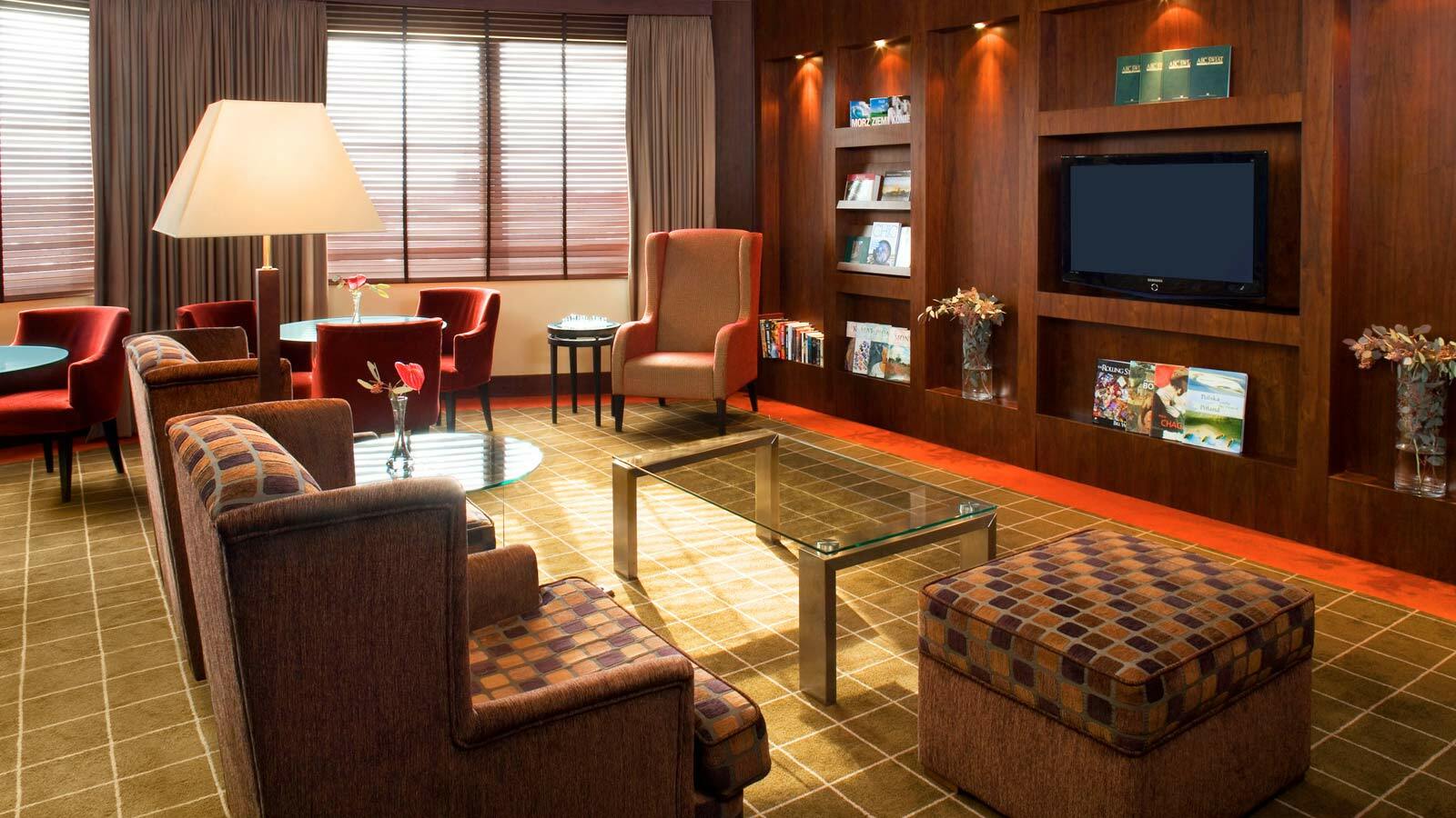 เชราตัน พอซนัน โฮเต็ล Hotel พอซนาน ภายนอก รูปภาพ The Club at London Heathrow Airport